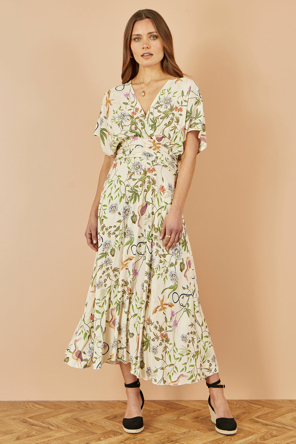 Ivory Floral Print Ruched Waist Midi Dress With Kimono Sleeves