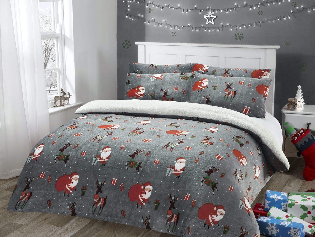 OLIVIA ROCCO Duvet Set Santa Christmas Presents Reversible Teddy Fleece for Everyday Luxury Hotel-Style